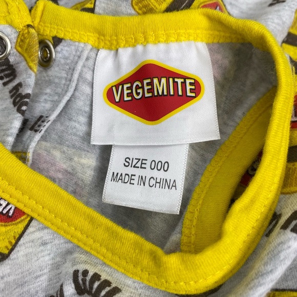 Happy Little Vegemite baby sleeveless onesie press stud closure size 000 - Picture 4 of 9